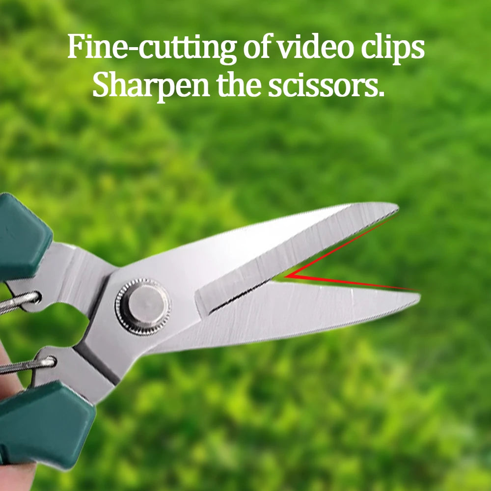 مقرّبة لشفرة المقص المستقيمة من الستانلس ستيل | Close-up of the straight stainless steel blade