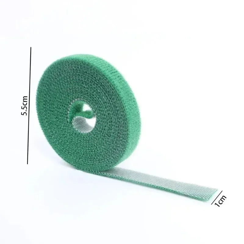 لفّة شريط الربط مع أبعادها: قطر 5.5 سم وعرض 1 سم | Roll of tie tape with its dimensions: 5.5 cm diameter, 1 cm wide