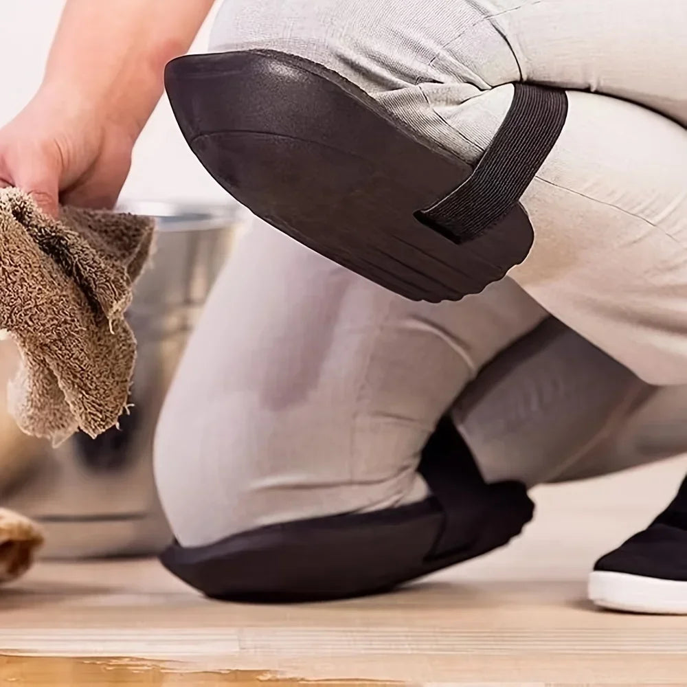 ارتداء واقي الركبة الإسفنجي أثناء الركوع على الأرض | Wearing the foam knee pad while kneeling on the ground