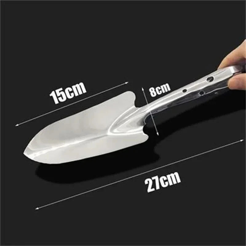 أبعاد المجرفة: طول 27 سم ونصل 15 × 8 سم | Trowel dimensions: 27 cm long with a 15 × 8 cm blade