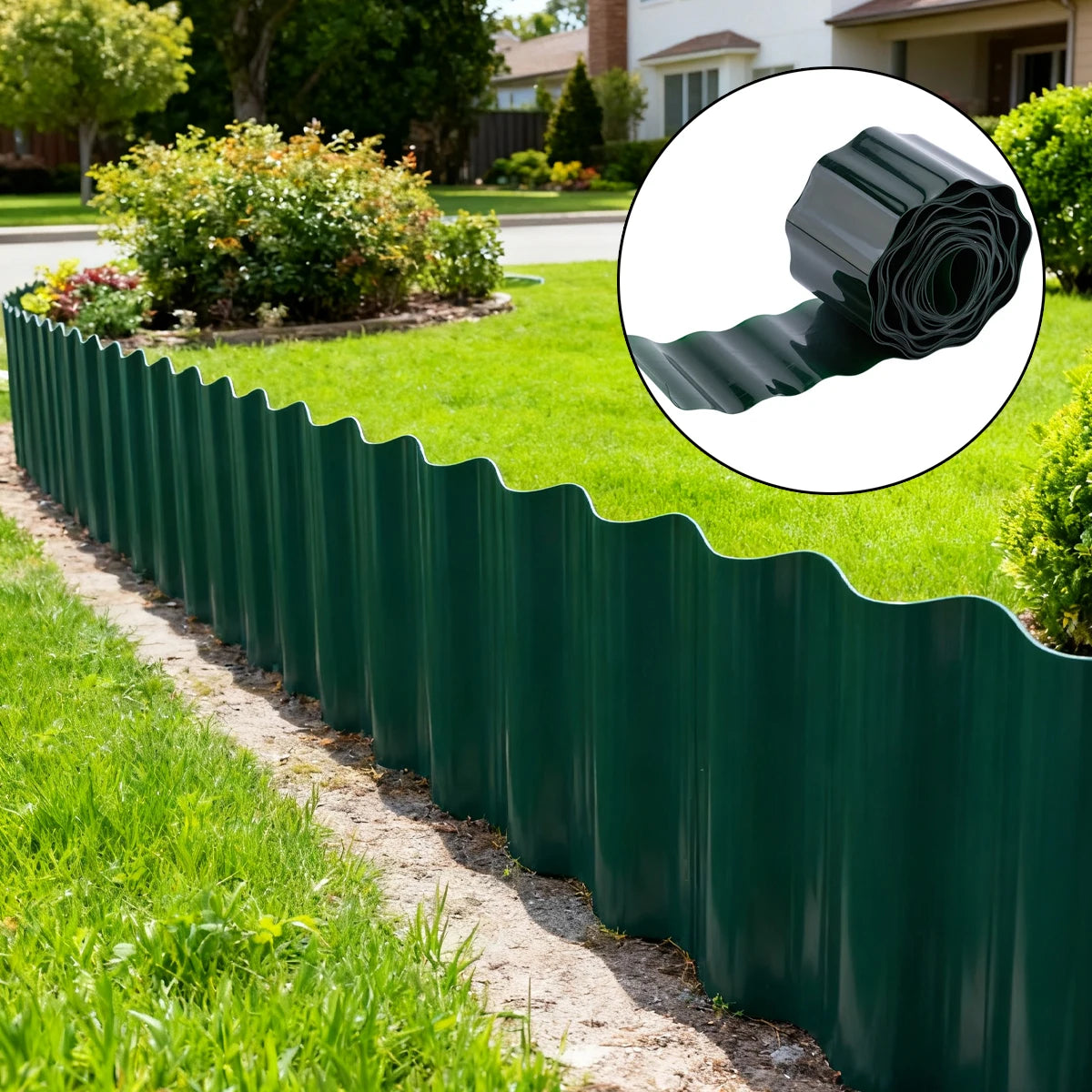 سياج تحديد أحواض أخضر داكن مموّج مركّب على حافة العشب | Dark green corrugated lawn edging installed along a lawn edge